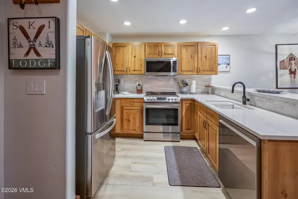 $1,950,000 | 30 Cresta Road, Unit 306, Edwards, CO 81632