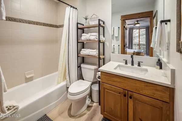 $1,950,000 | 30 Cresta Road, Unit 306, Edwards, CO 81632