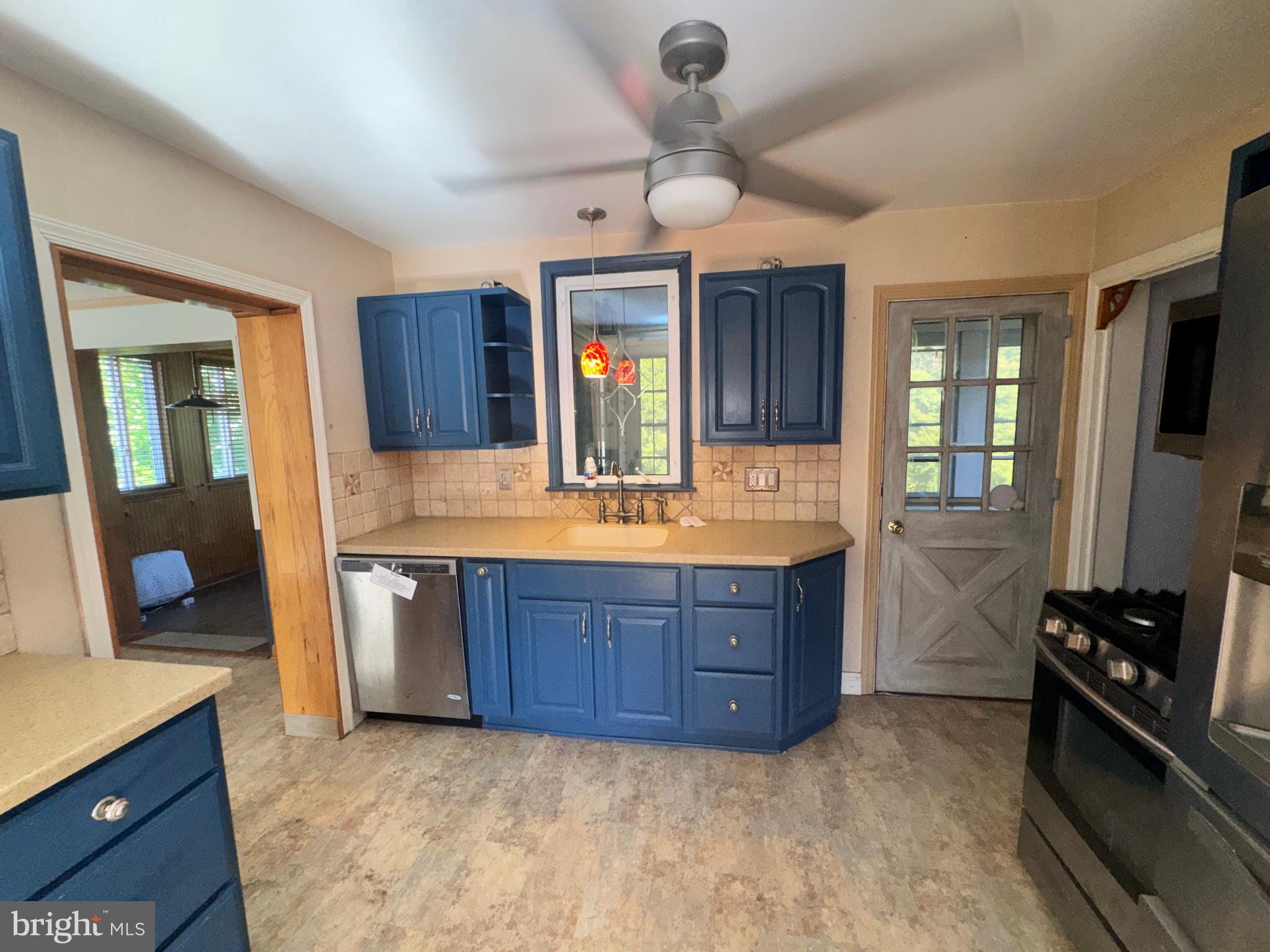 810 Irvington Road Drexel Hill, PA 19026 - Photo 14 of 30 kitchen