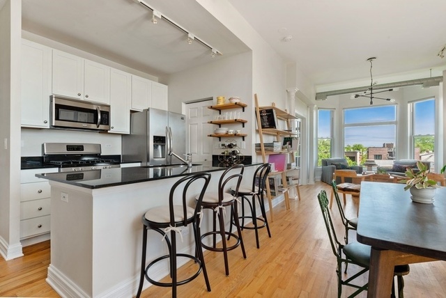 1245 West George Street, Unit 402 Chicago, IL 60657 - Photo 5 of 17