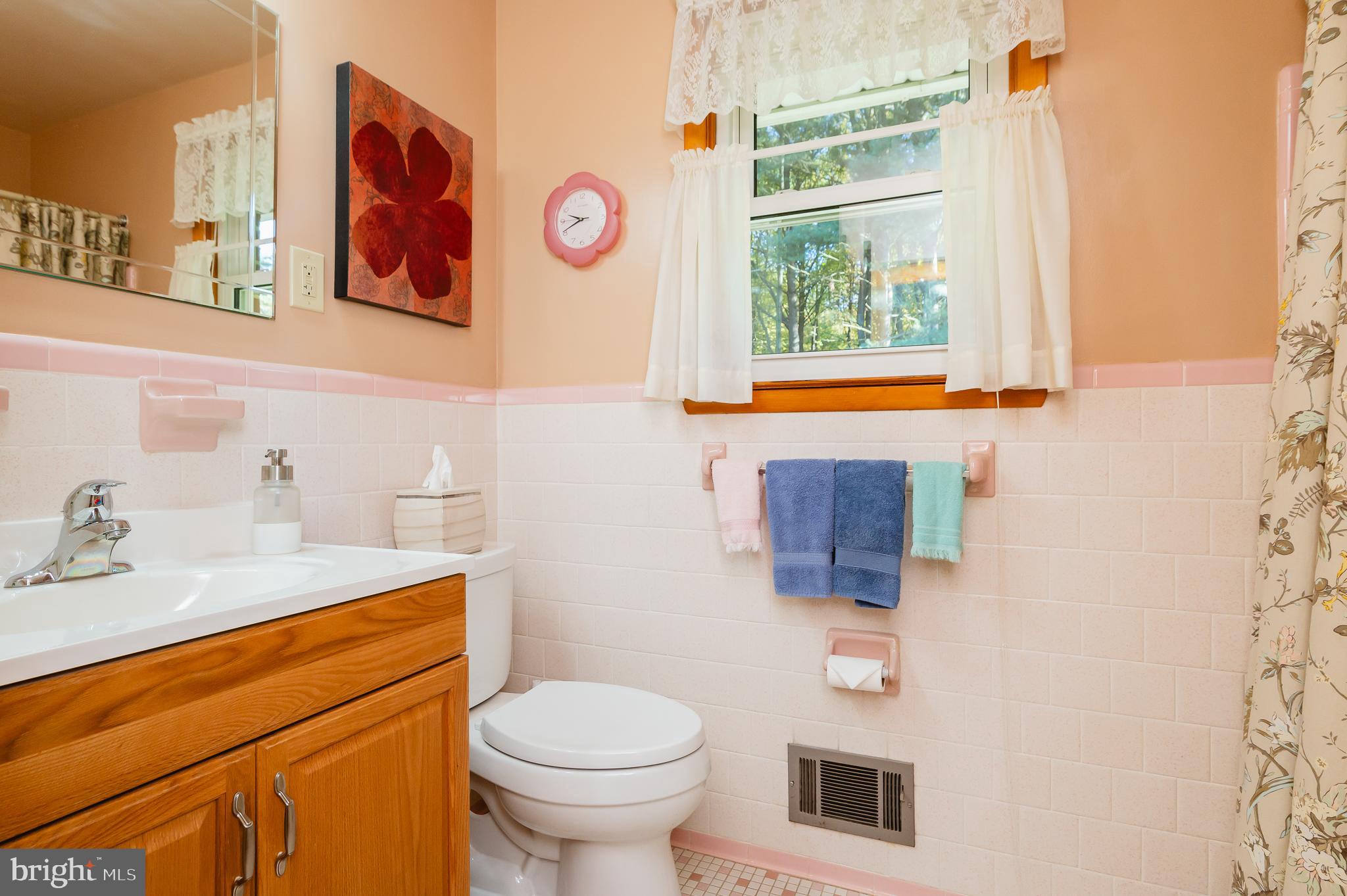 4218 Piney Park Road Perry Hall, MD 21128 - Photo 5 of 29 Bath