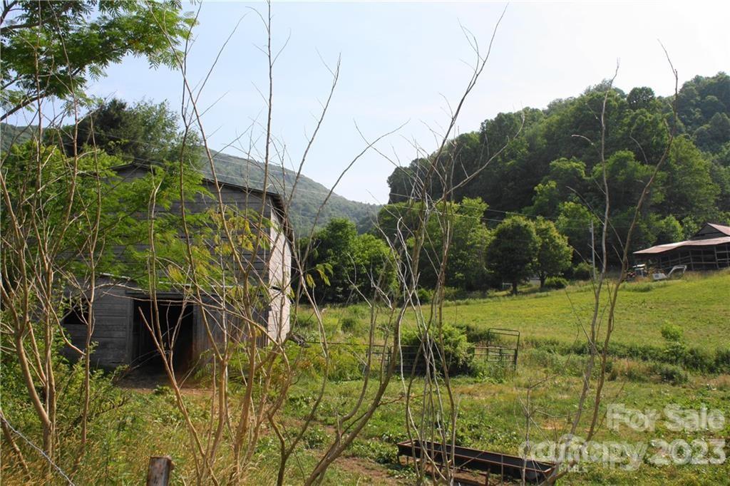 1842 South Fork Road Marshall, NC 28753 - Photo 12 of 22 Gallery Image 12