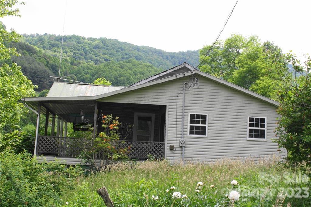 1842 South Fork Road Marshall, NC 28753 - Photo 13 of 22 Gallery Image 13