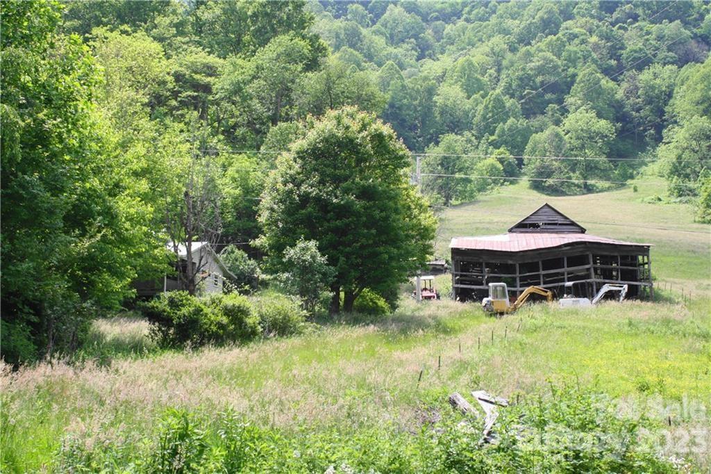1842 South Fork Road Marshall, NC 28753 - Photo 21 of 22 Gallery Image 21