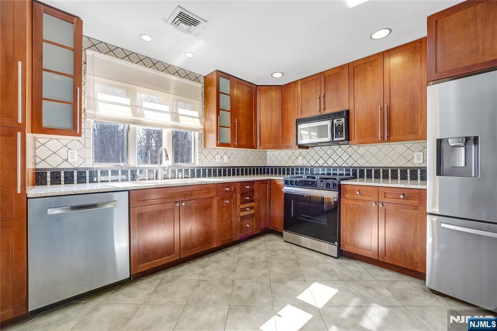 31 Virgil Road Norwood, NJ 07648 - Photo 11 of 38