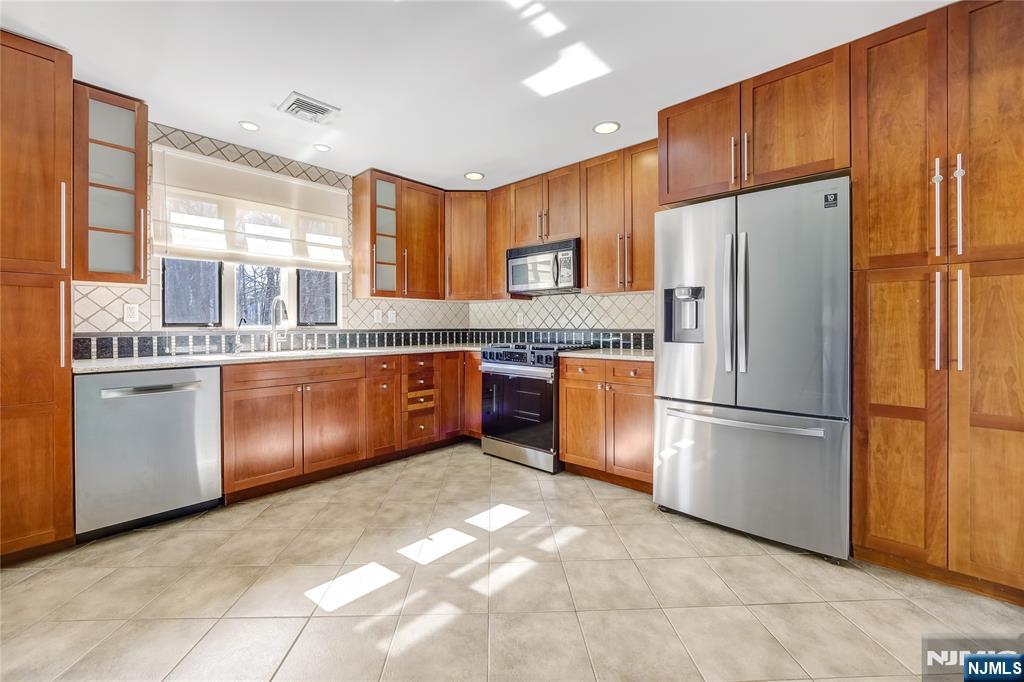 31 Virgil Road Norwood, NJ 07648 - Photo 13 of 38