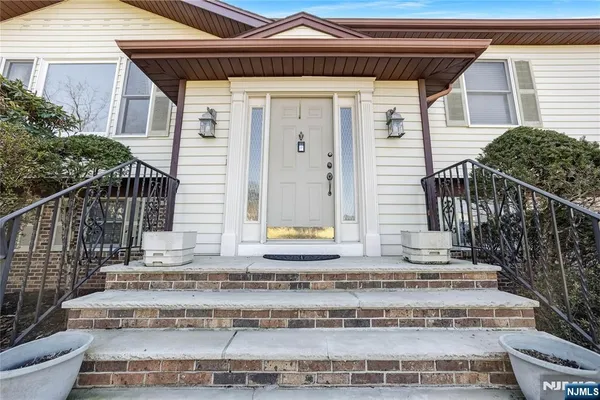 $949,000 | 31 Virgil Road, Norwood, NJ 07648