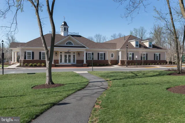 $445,000 | 15110 Heather Mill Lane, Unit 201, Haymarket, VA 20169