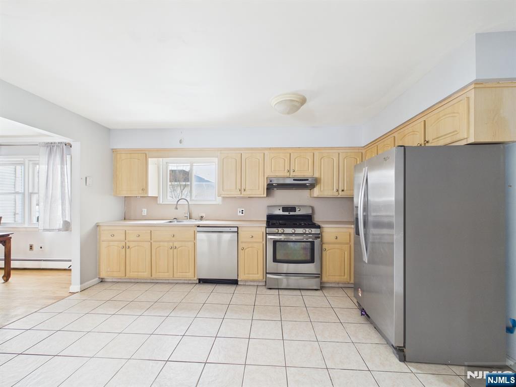 50 Hepburn Road Clifton, NJ 07012 - Photo 6 of 38