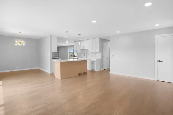 $649,900 | 1008 West Ash Drive, Mount Prospect, IL 60056