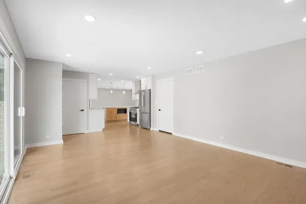 $649,900 | 1008 West Ash Drive, Mount Prospect, IL 60056