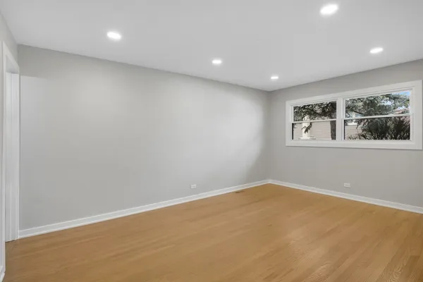 $649,900 | 1008 West Ash Drive, Mount Prospect, IL 60056