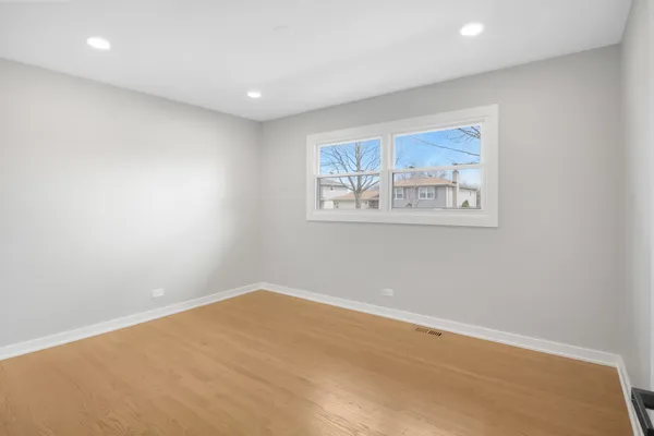 $649,900 | 1008 West Ash Drive, Mount Prospect, IL 60056