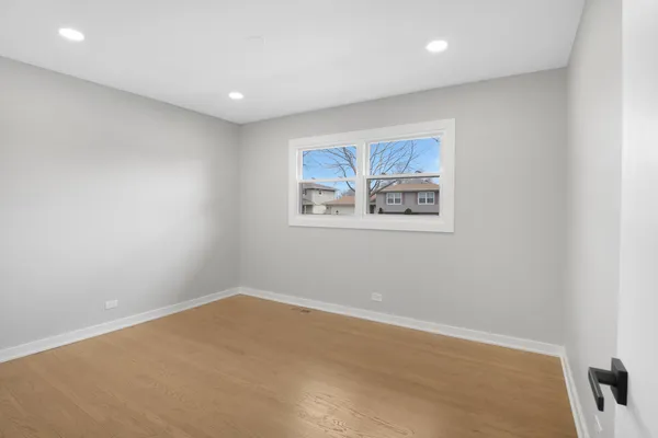 $649,900 | 1008 West Ash Drive, Mount Prospect, IL 60056