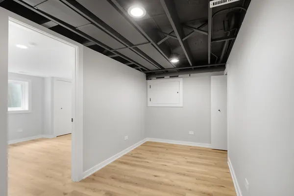 $649,900 | 1008 West Ash Drive, Mount Prospect, IL 60056