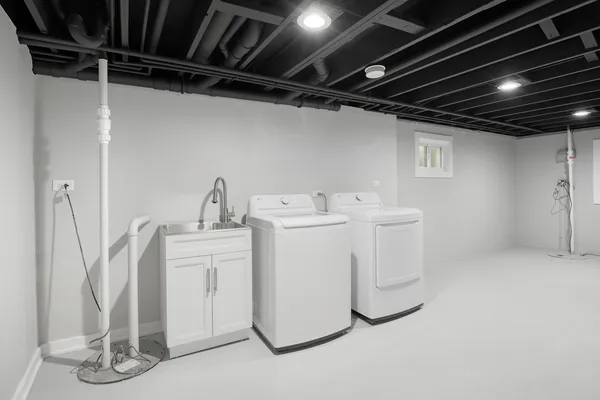 $649,900 | 1008 West Ash Drive, Mount Prospect, IL 60056