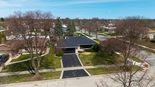 $649,900 | 1008 West Ash Drive, Mount Prospect, IL 60056
