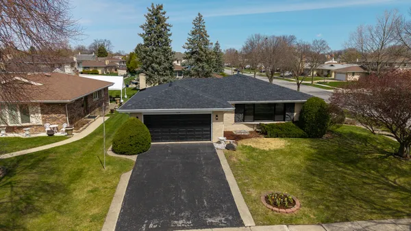 $649,900 | 1008 West Ash Drive, Mount Prospect, IL 60056