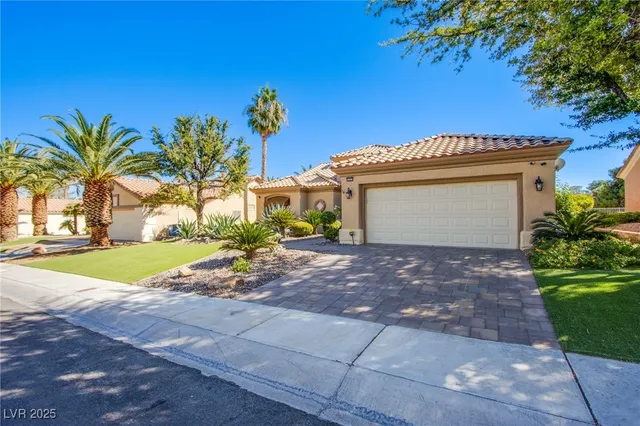 $3,300 | 2660 Crown Ridge Drive, Las Vegas, NV 89134