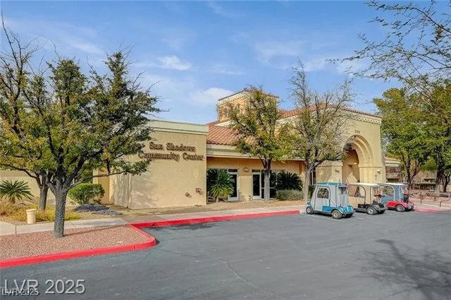 $3,300 | 2660 Crown Ridge Drive, Las Vegas, NV 89134