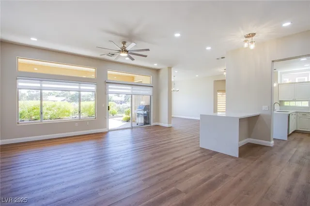 $3,300 | 2660 Crown Ridge Drive, Las Vegas, NV 89134