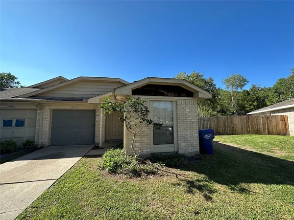 $1,295 | 13753 Sablecrest Drive, Houston, TX 77014