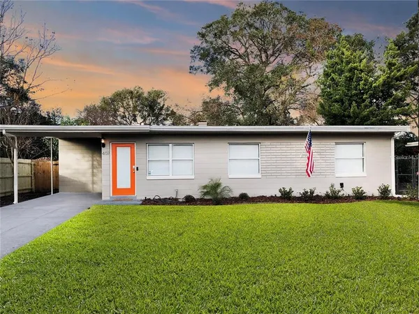 $3,200 | 407 East Crystal Lake Street, Orlando, FL 32806