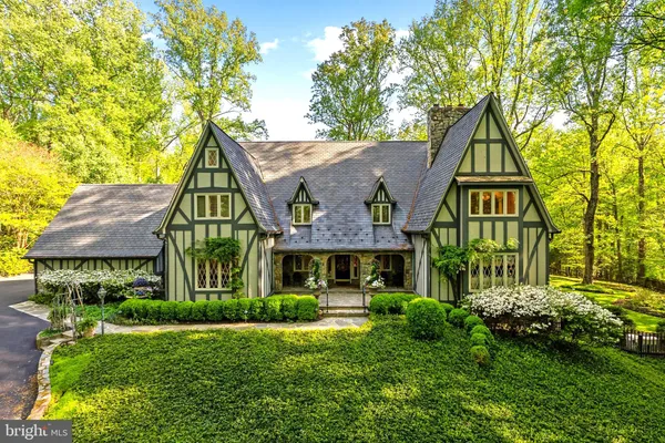 $4,497,000 | 10205 Cedar Pond Drive, Vienna, VA 22182