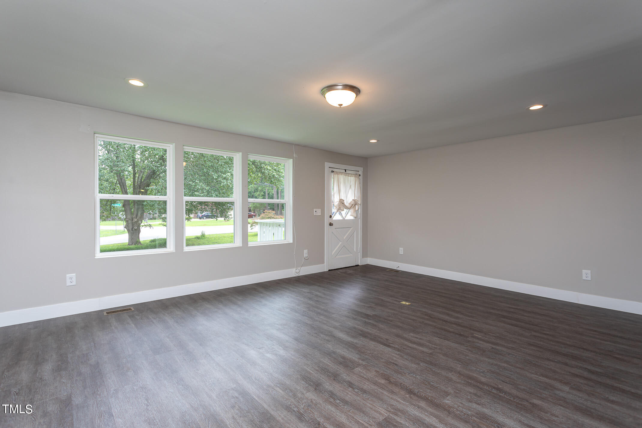703 Woodland Road Raleigh, NC 27603 - Photo 8 of 26 gordon-703-woodland-8