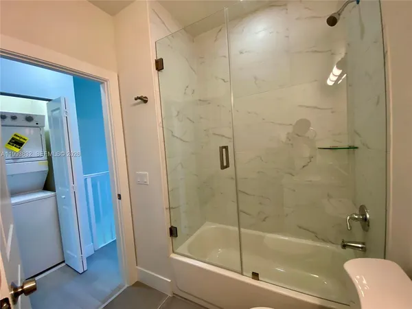 $2,900 | 5860 Lincoln Street, Unit 5860, Hollywood, FL 33021