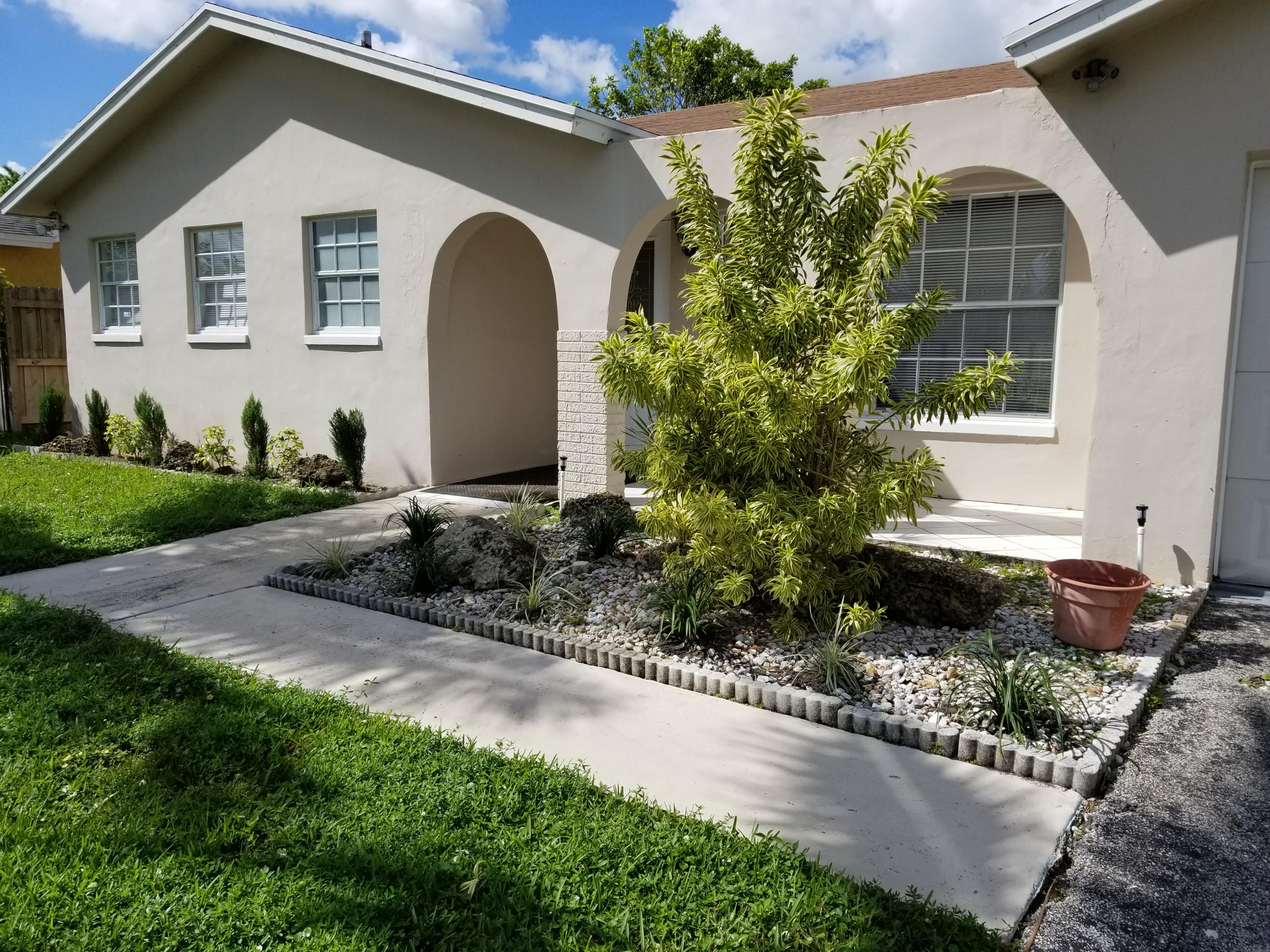 22741 Southwest 65th Avenue Boca Raton, FL 33428 - Photo 2 of 8 20171009_112408