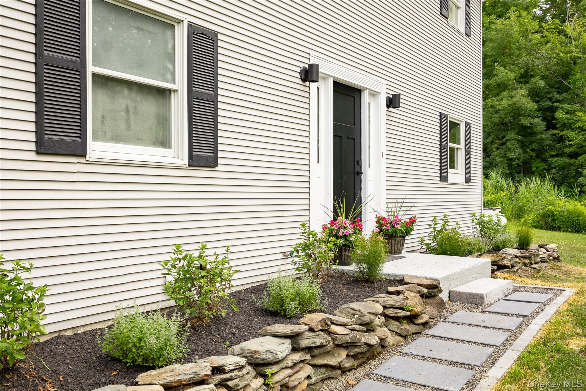 4 Cove Road Rhinebeck, NY 12572 - Photo 5 of 35