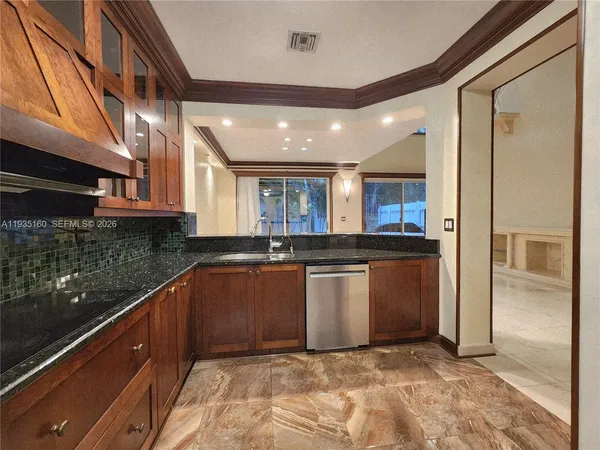 $5,000 | 21028 Northeast 34th Court, Unit 21028, Aventura, FL 33180