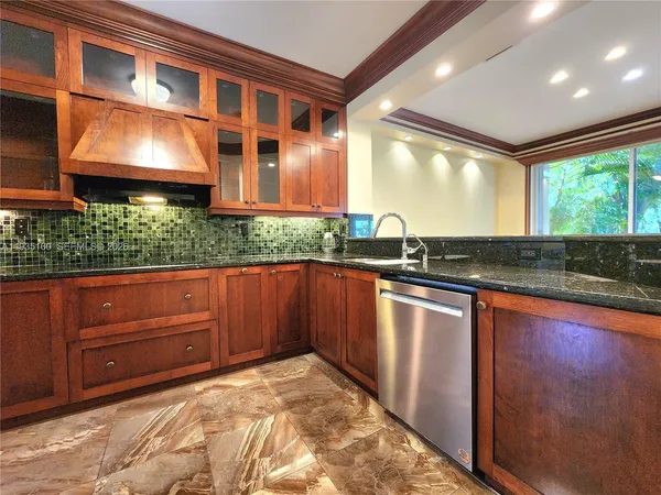 $5,000 | 21028 Northeast 34th Court, Unit 21028, Aventura, FL 33180