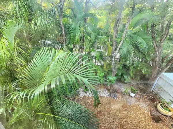 $5,000 | 21028 Northeast 34th Court, Unit 21028, Aventura, FL 33180