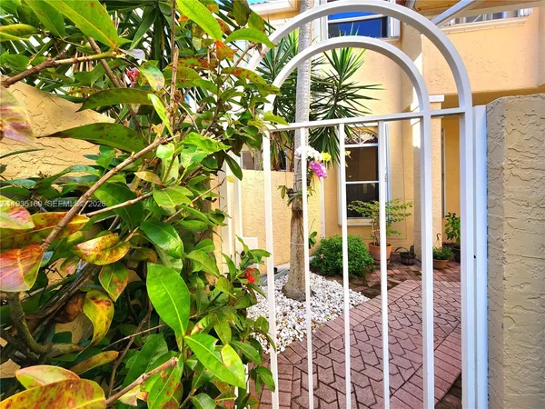 $5,000 | 21028 Northeast 34th Court, Unit 21028, Aventura, FL 33180