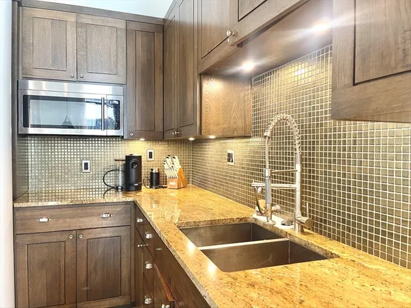 $3,800 | 311 West 5th Street, Unit 806, Austin, TX 78701