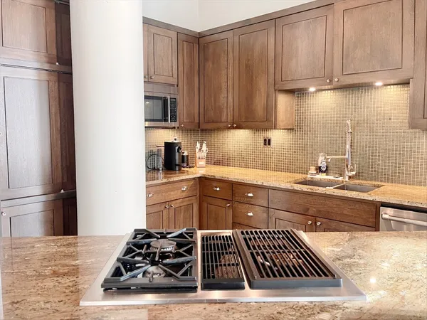 $3,800 | 311 West 5th Street, Unit 806, Austin, TX 78701