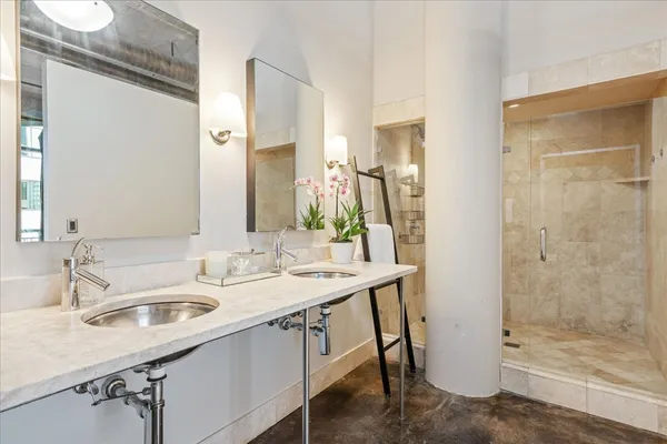 $3,800 | 311 West 5th Street, Unit 806, Austin, TX 78701