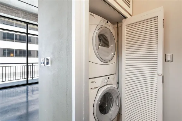 $3,800 | 311 West 5th Street, Unit 806, Austin, TX 78701