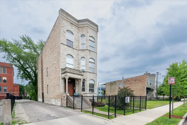 $515,000 | 1635 South Christiana Avenue, Chicago, IL 60623
