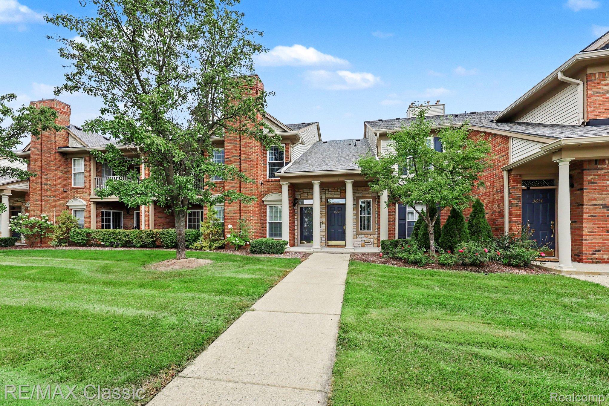3626 Oakmonte Boulevard Rochester, MI 48306 - Photo 4 of 34 file_4242.jpg