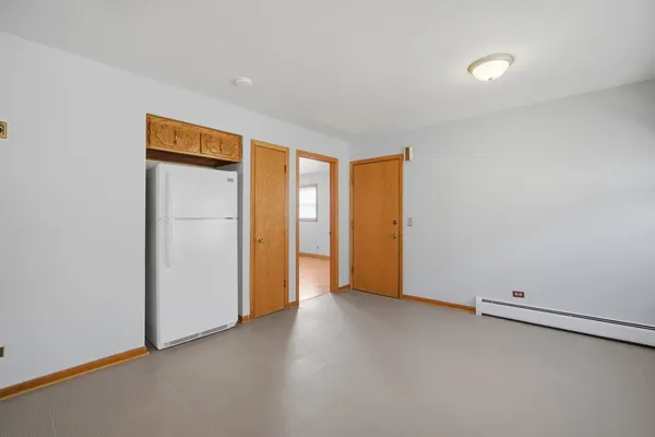 $2,300 | 8645 West Summerdale Avenue, Unit 3, Chicago, IL 60656