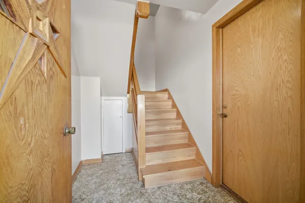 $2,300 | 8645 West Summerdale Avenue, Unit 3, Chicago, IL 60656