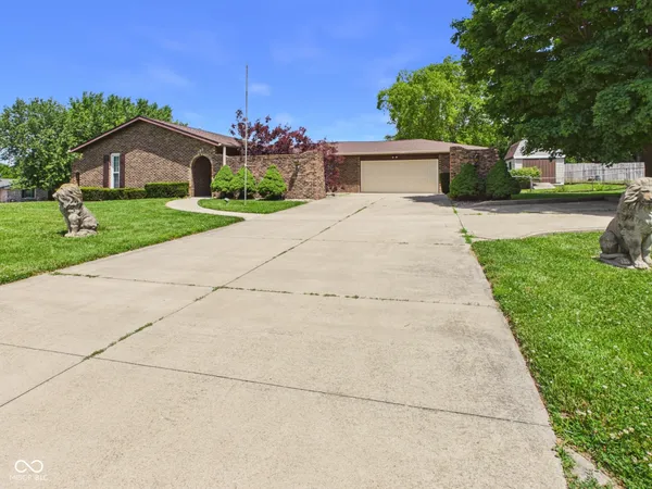 $239,900 | 186 East Gay Drive, Alexandria, IN 46001