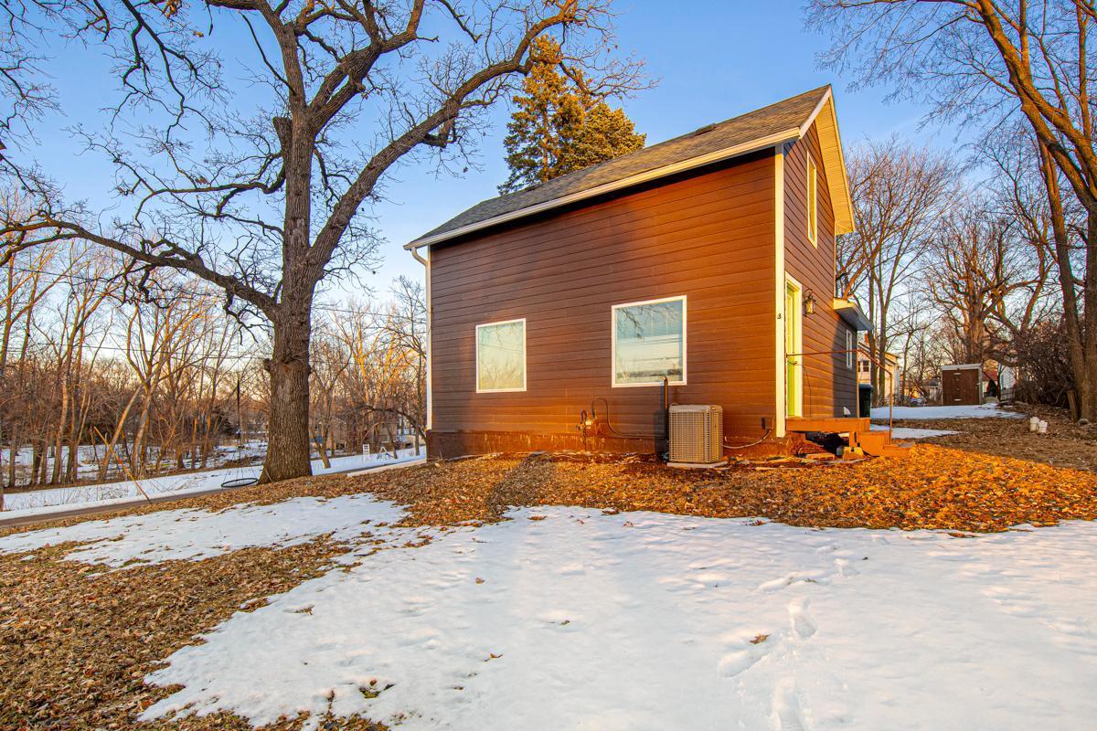 325 West River Street Waterville, MN 56096 - Photo 5 of 34