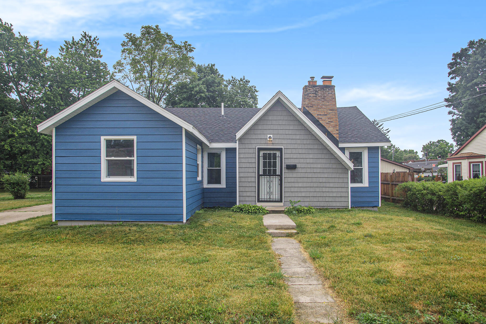 411 6th Avenue Three Rivers, MI 49093 - Photo 2 of 20 1DC_8000