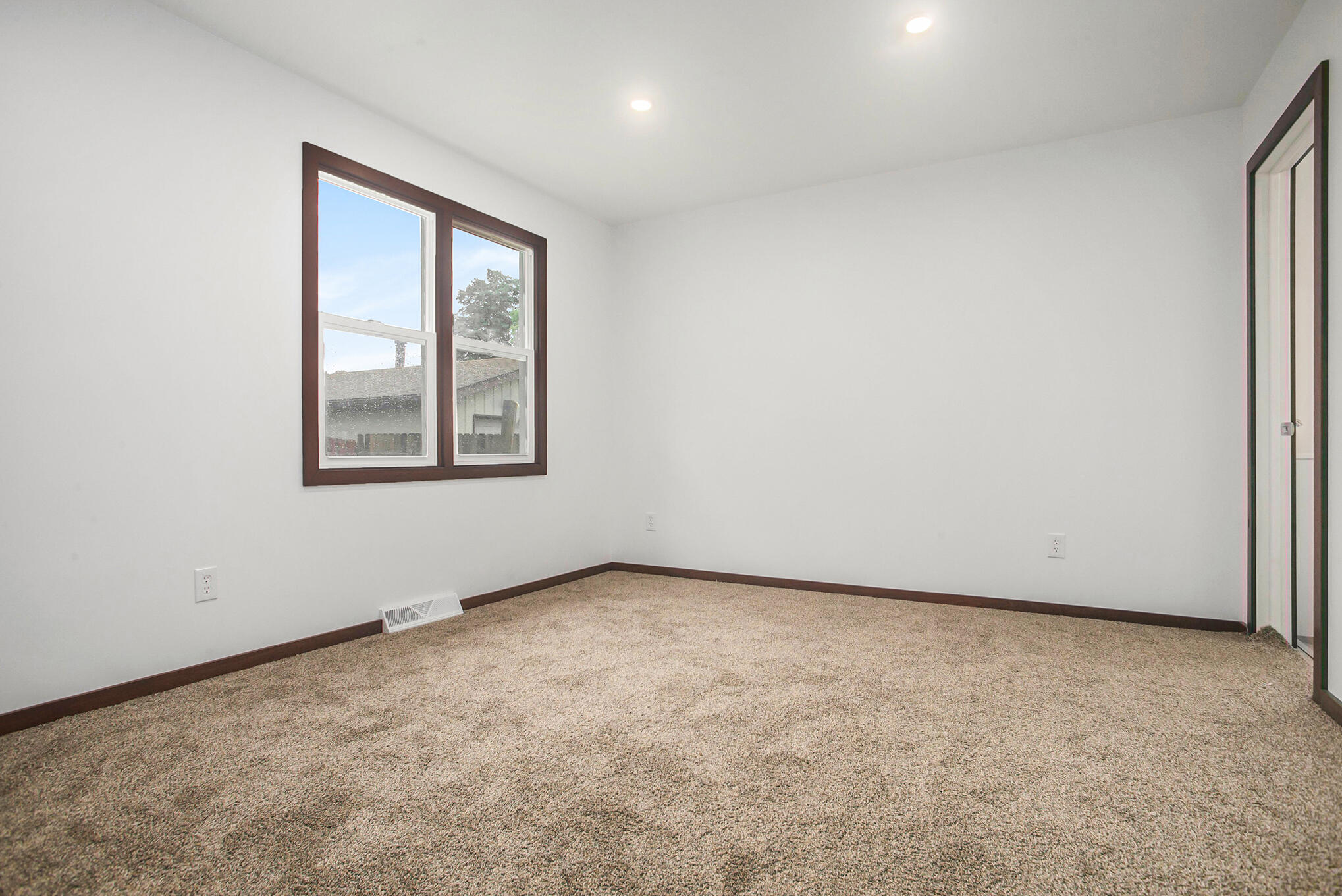 411 6th Avenue Three Rivers, MI 49093 - Photo 8 of 20 1DC_7987
