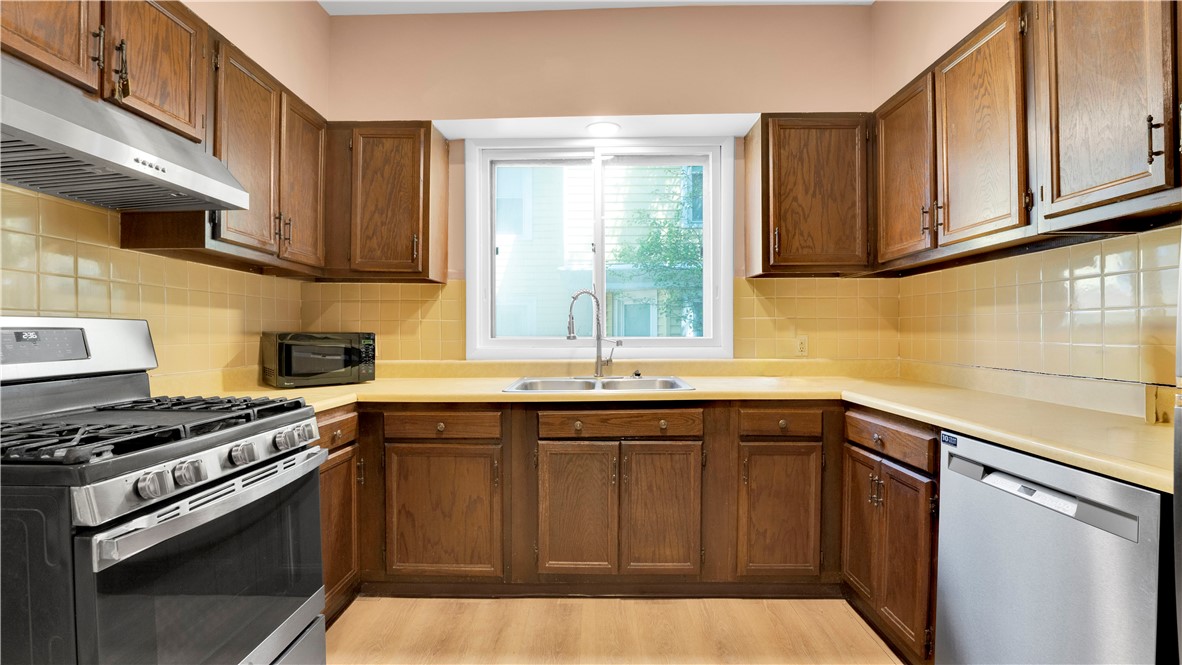 34 Glasgow Street Rochester, NY 14608 - Photo 11 of 34