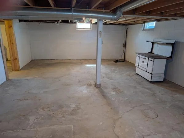 $168,000 | 400 9th Street Southwest, Wells, MN 56097